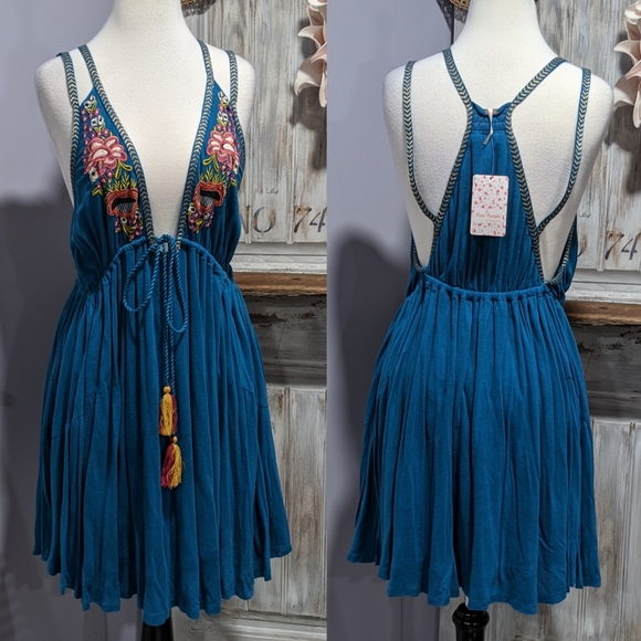 Free People Dresses & Skirts - Free People turquoise embroidered boho mini-dress